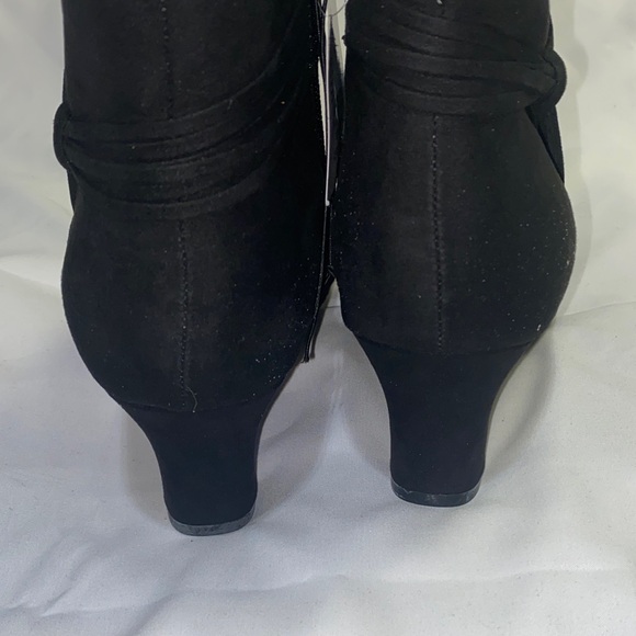 East 5th Black Ankle Booties - Picture 8 of 9